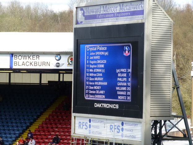 Фото с матча Блэкберн - Кристал Пэлас