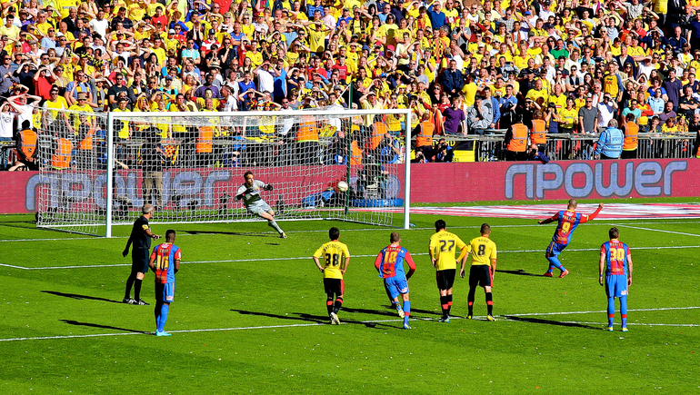 Kevin Phillips scores the winning penalty