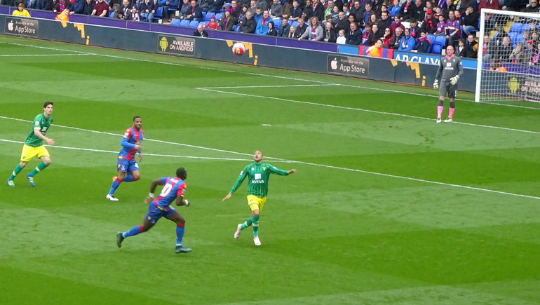 Bolasie and Puncheon run at the Norwich defence in the first period