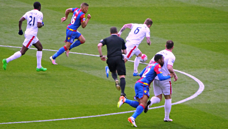 Dwight and Punch attack the Stoke goal without success in the first half