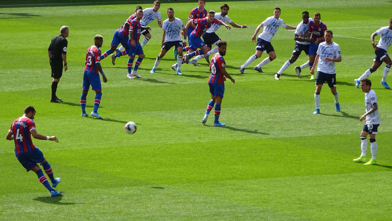 Luka, Eagles free kick specialist, launches one in towards the Everton defenders