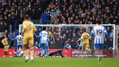 Dunk on his arse again as Sarr fires home the winner against Brighton