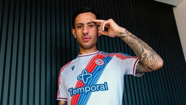 Dwight McNeil (Photo cpfc.co.uk)