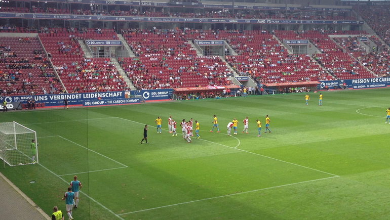 FC Augsburg 0 - 0 Palace at the SGL Arena