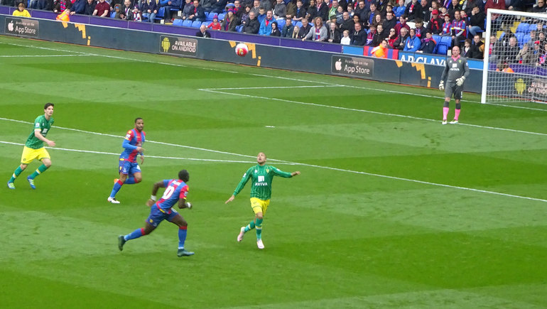 Bolasie and Puncheon run at the Norwich defence in the first period