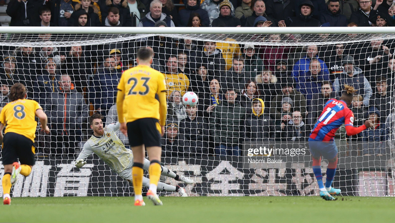 Wilfried Zaha slots away his penalty to give Palace a 2-0 lead