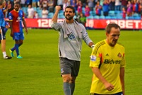 Speroni Celebrates 3 points.jpg