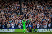 Speroni & Dundee fans (25th May 2015) 02.jpg