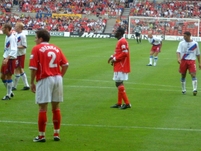 The players prepare for a Palace corner