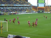 Palace defend another good chance by Wolves