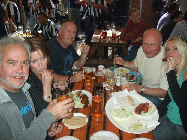 Pre match Indian grub and beers at The Vine