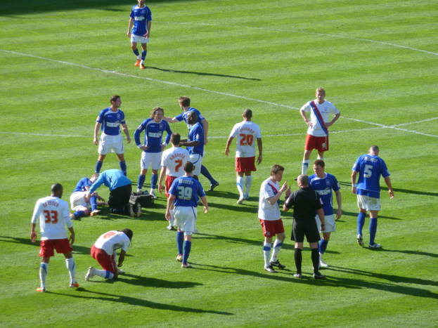 Honest Ref I didnt touch him.