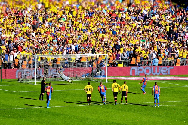 Play off Final (May 2013) Penalty 3.jpg