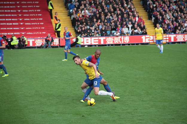 Gabbidon defending on Giroud.