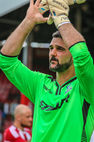 Speroni applauds.jpg