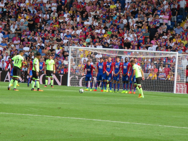 Dangerous free kick for Bornemouth.