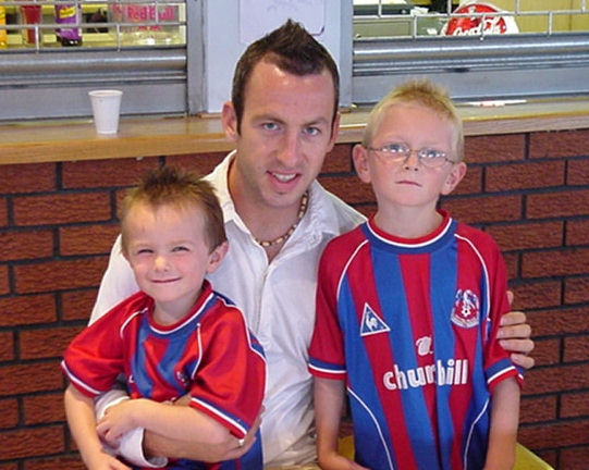 Eagles4ever's sons Jack and Matthew meet Shaun Derry at the Palace open day. 