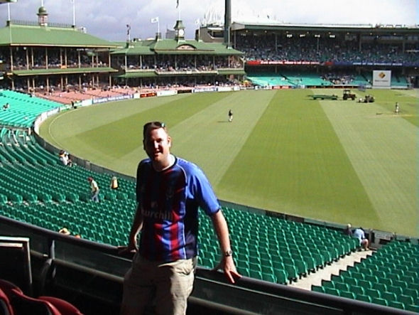 Magic in Palace colours where he met up with 5 other Eagles & 2 Seagulls at Sydney Cricket Ground(SCG) 5th test in January which England smashed those Auzzies. 