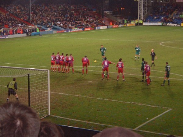 Palace defend a freekick