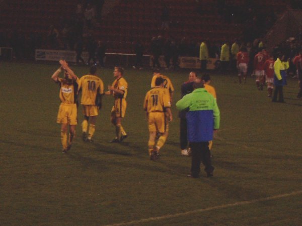 Palace players applaud the crowd after the game ended 1-1