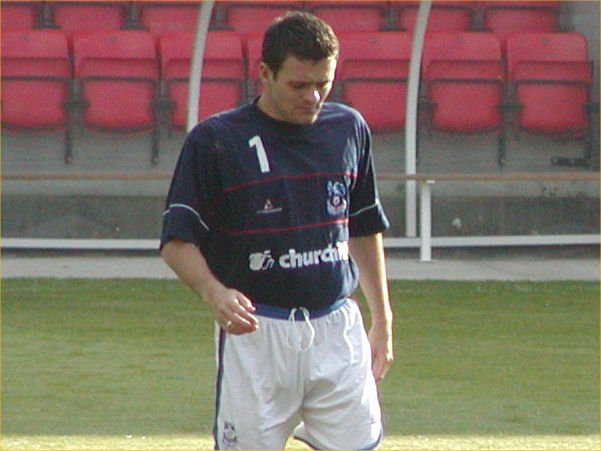 Steve Thomson warming up