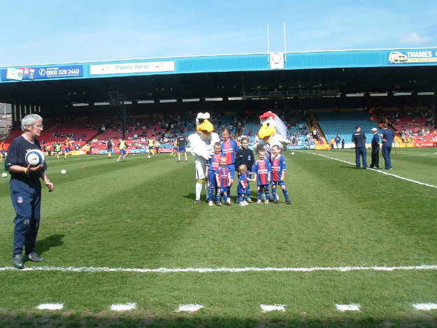 Mascot's team pic