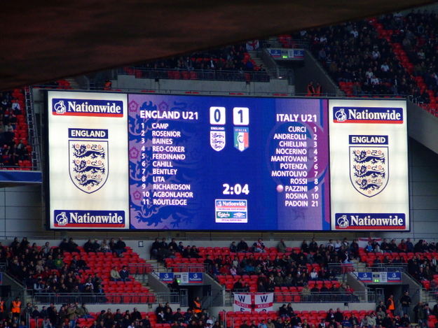 wembley0100.JPG