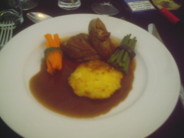 Main Course- Duck.... yummy!!